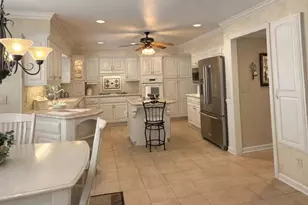 11811 N Lantern Ln, Mequon, WI 53092 - Photo 21