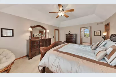 11811 N Lantern Ln, Mequon, WI 53092 - Photo 35