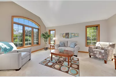 11811 N Lantern Ln, Mequon, WI 53092 - Photo 9