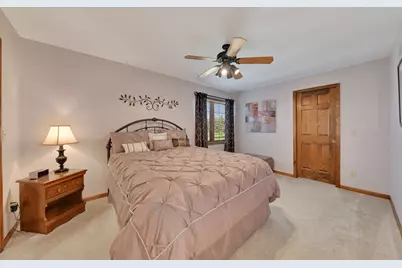 11811 N Lantern Ln, Mequon, WI 53092 - Photo 39