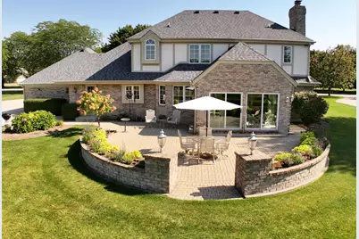 11811 N Lantern Ln, Mequon, WI 53092 - Photo 3