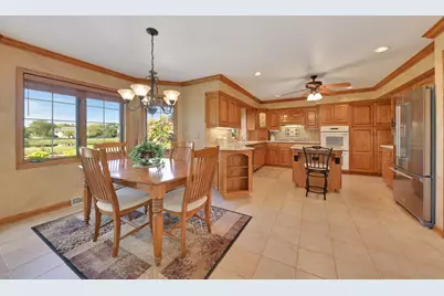 11811 N Lantern Ln, Mequon, WI 53092 - Photo 17