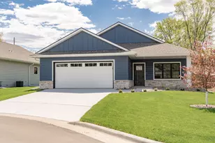 618 Johnson Pl, Onalaska, WI 54650 - Photo 1