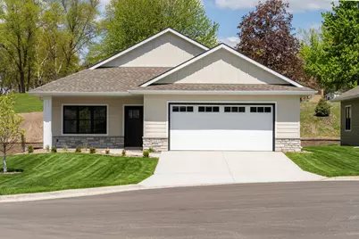 619  Johnson Pl, Onalaska, WI 54650 - Photo 1