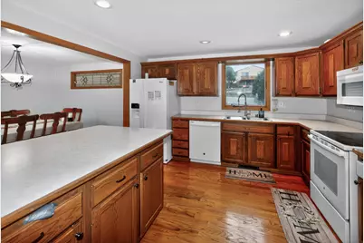 625  Lewis St, Burlington, WI 53105 - Photo 5