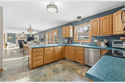 453  Deerwood Ct, Grafton, WI 53024 - Photo 17