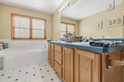 453  Deerwood Ct, Grafton, WI 53024 - Photo 33