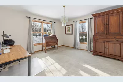 453  Deerwood Ct, Grafton, WI 53024 - Photo 23