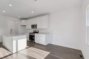 7026 Oakmont Rd, Racine, WI 53403 - Photo 31