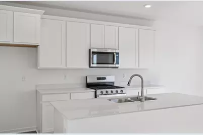 7026  Oakmont Rd, Racine, WI 53403 - Photo 37