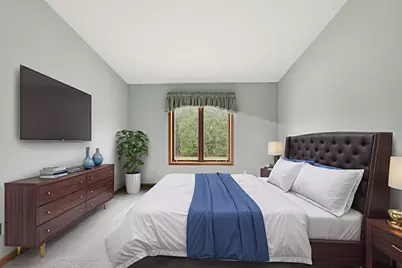 4547 W Maplewood Dr, Greenfield, WI 53220 - Photo 15