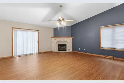 4547 W Maplewood Dr, Greenfield, WI 53220 - Photo 3