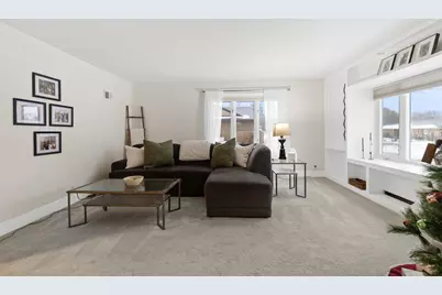 211  Madero Dr, Thiensville, WI 53092 - Photo 5