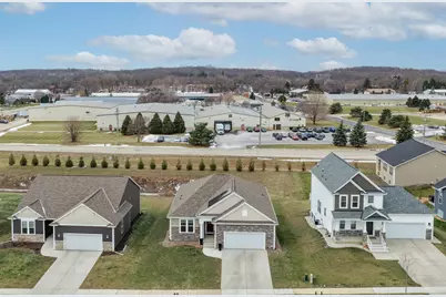 704  River Ridge Dr, Racine, WI 53185 - Photo 3