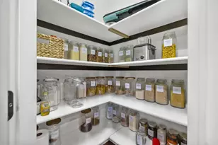 609 Calvin Ln, Racine, WI 53406 - Photo 19