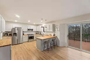 412 E Red Pine Cir, Dousman, WI 53118 - Photo 5