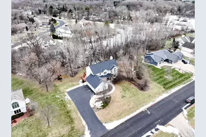 412 E Red Pine Cir, Dousman, WI 53118 - Photo 27