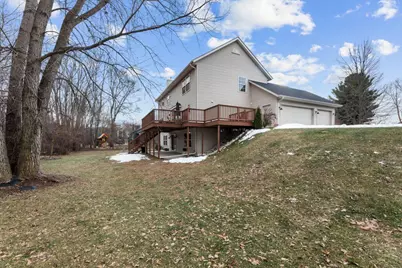 412 E Red Pine Cir, Dousman, WI 53118 - Photo 31