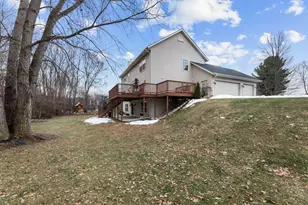 412 E Red Pine Cir, Dousman, WI 53118 - Photo 31