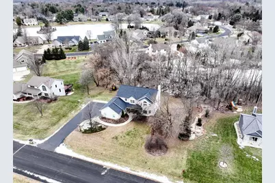 412 E Red Pine Cir, Dousman, WI 53118 - Photo 25