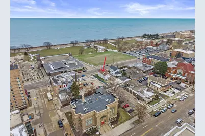 718  Lake Ave, Racine, WI 53403 - Photo 3