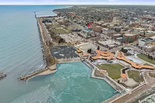 718 Lake Ave, Racine, WI 53403 - Photo 29