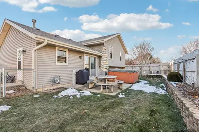 730 E Mackinac Ave, Oak Creek, WI 53154 - Photo 31