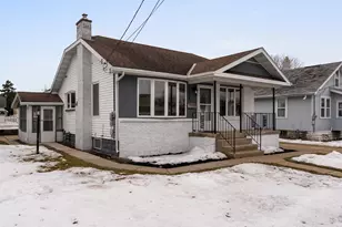 2323 9th Pl, Two Rivers, WI 54241 - Photo 3