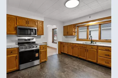 2323  9th Pl, Two Rivers, WI 54241 - Photo 15