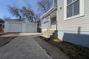 930 Marquette St, Racine, WI 53404 - Photo 5