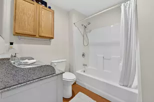 529 Parkview Dr, Racine, WI 53404 - Photo 13