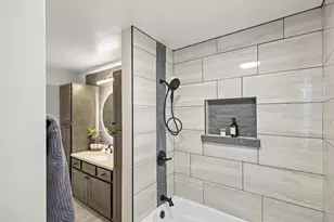 4068 N 72nd St, Milwaukee, WI 53216 - Photo 7