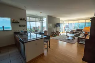 1550 E Royall Pl, Milwaukee, WI 53202 - Photo 13