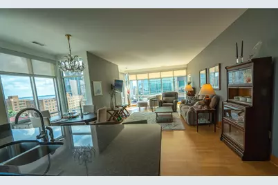 1550 E Royall Pl #913, Milwaukee, WI 53202 - Photo 11