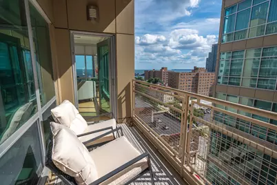 1550 E Royall Pl #913, Milwaukee, WI 53202 - Photo 5