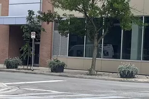 1550 E Royall Pl, Milwaukee, WI 53202 - Photo 3