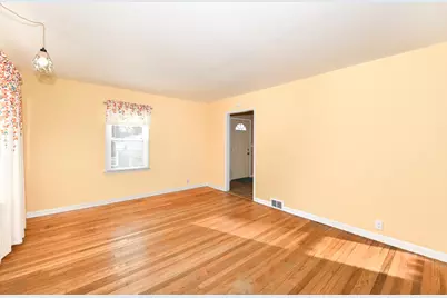 1601  Richard Ave, Racine, WI 53403 - Photo 7