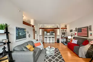 15295 W Library Ln, New Berlin, WI 53151 - Photo 9