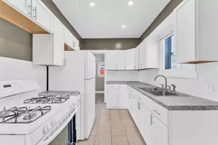 1130 S Memorial Dr, Racine, WI 53403 - Photo 9