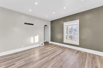 1130 S Memorial Dr, Racine, WI 53403 - Photo 15