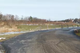 2412 Fox River Pkwy, Waukesha, WI 53189 - Photo 29