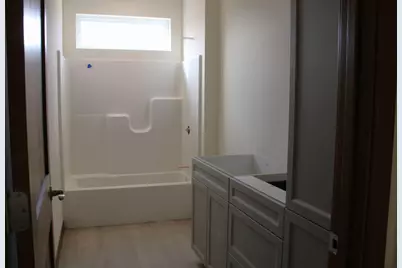 918  Drumlin Dr, Kewaskum, WI 53040 - Photo 5