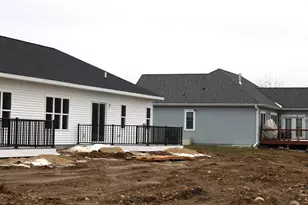 920 Drumlin Dr, Kewaskum, WI 53040 - Photo 3