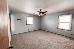 520 Greenmeadow Dr, Waukesha, WI 53188 - Photo 9