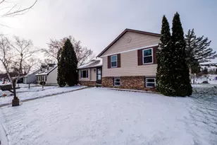 520 Greenmeadow Dr, Waukesha, WI 53188 - Photo 27