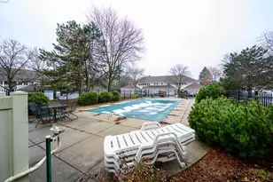 801 W Puetz Rd, Milwaukee, WI 53154 - Photo 15