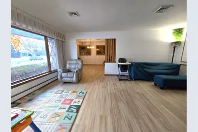 17420  Royalcrest Dr, Brookfield, WI 53045 - Photo 3