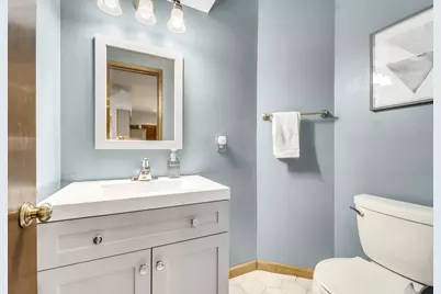 7230 S 38th St, Franklin, WI 53132 - Photo 9