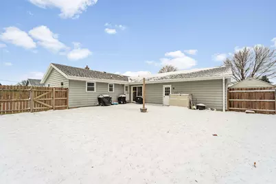 7230 S 38th St, Franklin, WI 53132 - Photo 17