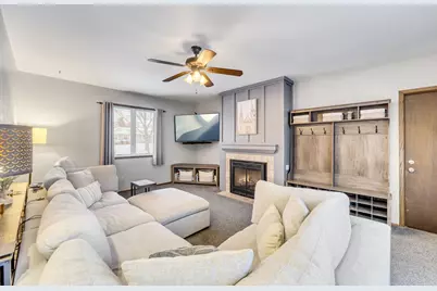 7230 S 38th St, Franklin, WI 53132 - Photo 7